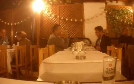 Ziyafet sofrasında açlık grevi
