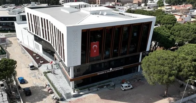 Manisa’ya modern kütüphane! 86 yıllık Kitapsaray yeni yerine taşınıyor