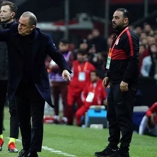 Maç sonu Hasan Şaş'la Erol Bulut tartıştı, koridor karıştı
