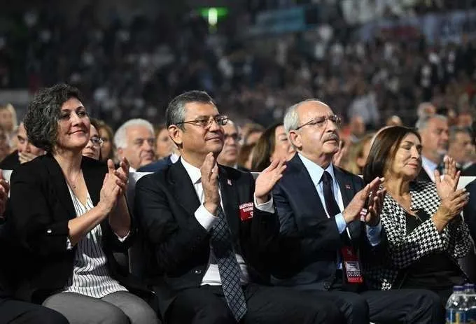 SON DAKİKA | CHP’de koltuk kavgası kızıştı! Genel merkezde tedirgin bekleyiş: Kılıçdaroğlu’na ziyaretler sıklaştı