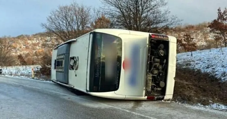 Kütahya’da yolcu otobüsü devrildi: 18 kişi yaralandı!