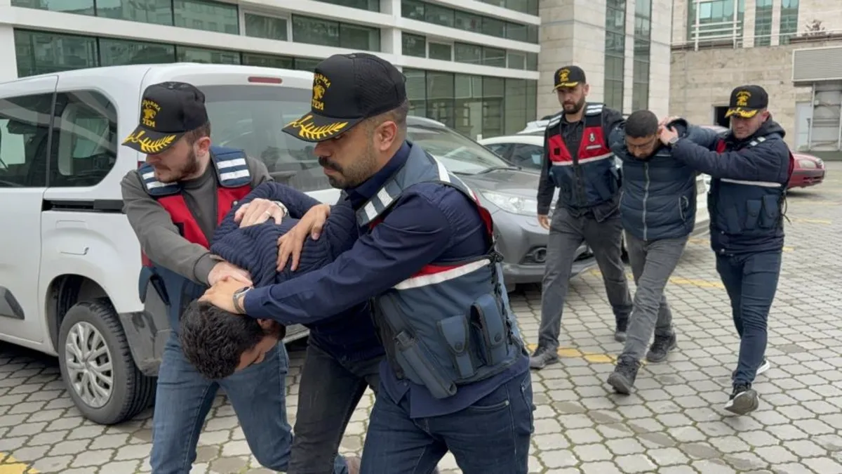 DEAŞ terör örgütüne şafak operasyonu: 2 şüpheli yakalandı! DEAŞ terör örgütüne şafak operasyonu: 2 şüpheli yakalandı!