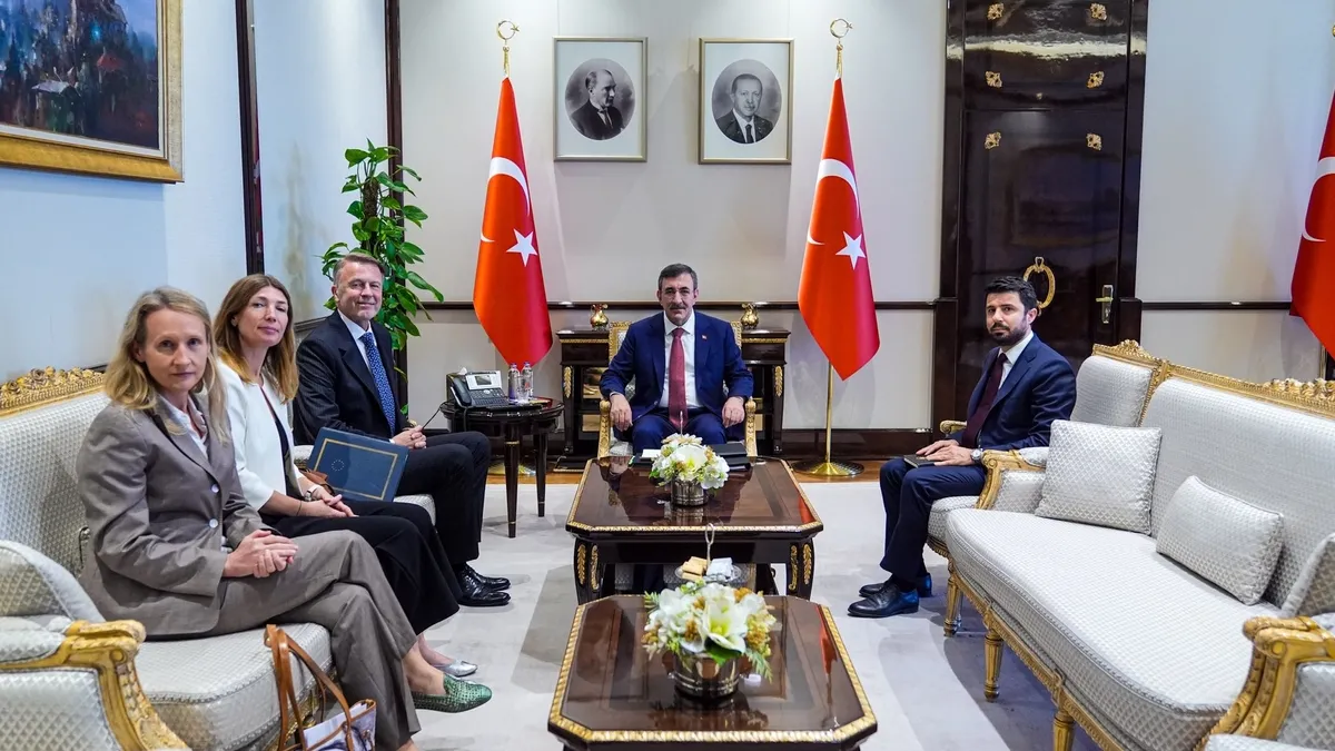 Cevdet Yılmaz, 3 ülkenin büyükelçisini kabul etti