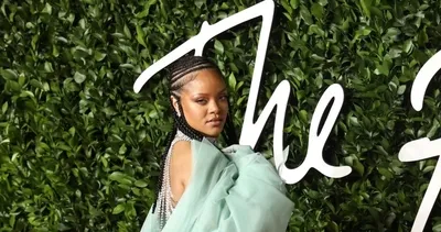 Rihanna 2019 İngiliz Moda Ödülleri’ne damga vurdu! Barbadoslu şarkıcı Rihanna yine büyüledi!