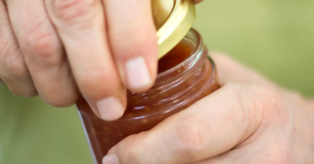 Tüm yöntemleri denedik, en iyisini bulduk! Sıkışmış kavanoz kapağını tek seferde açacaksınız - Yaşam Haberleri