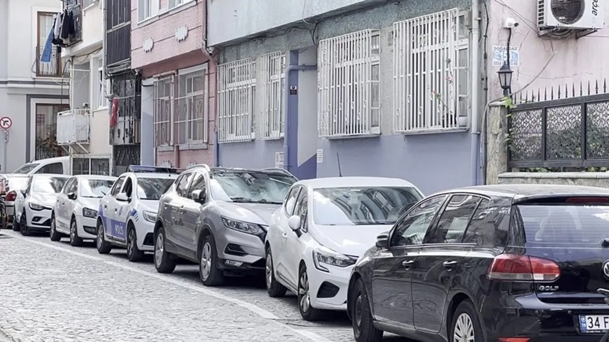 Arkadaşını katletti canına kıydı