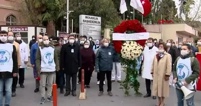 Çapa Tıp Fakültesi önünde Prof. Dr. Cemil Taşçıoğlu için gözyaşları sel oldu | Video