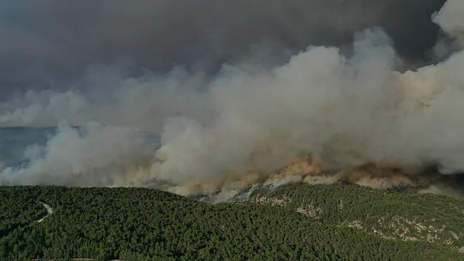 karabuk-ve-kastamonuda-orman-yangini-kara-yolu-ulasima-kapatildi-1756828533441.jpeg Karabük ve Kastamonu’da orman yangını: Kara yolu ulaşıma kapatıldı!