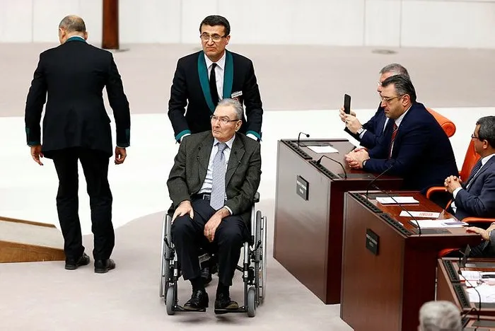 Chp Antalya Milletvekili Deniz Baykal 16 Ay Sonra Tbmm De Yemin Etti Sayfa 4 Son Dakika Habe