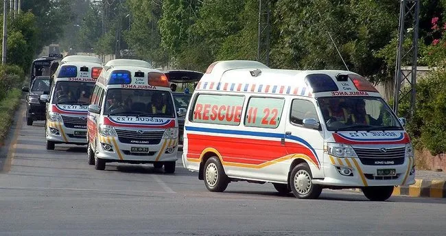 Pakistan’da iki yolcu otobüsü çarpıştı: 30 ölü
