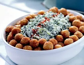 Bulgur Köfteli Pazı Salatası