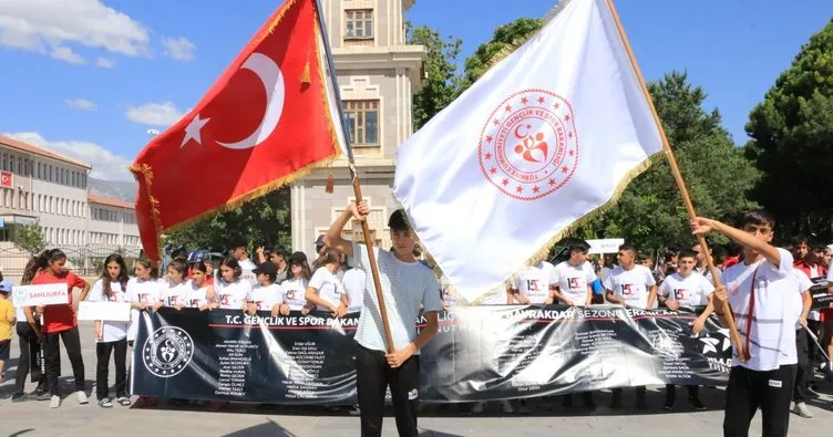 Erzincan’a gelen ANALİG sporcuları saygı yürüyüşü yaptı