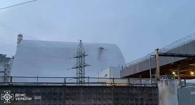 Dünya diken üstünde! Ukrayna: Rusya Çernobil’i vurdu