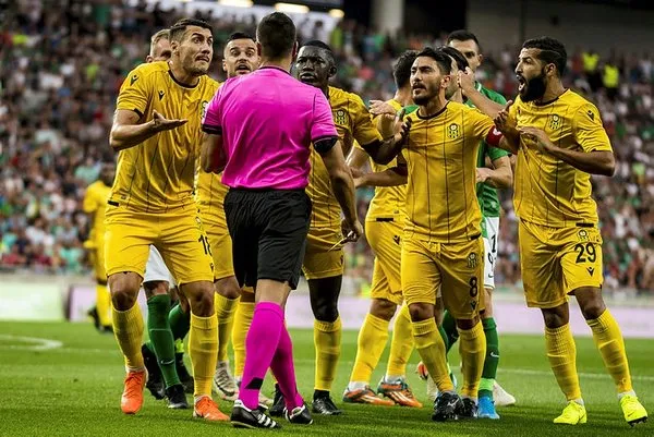 Olimpija Ljubljana - Yeni Malatyaspor maçında Farnolle'e ırkçı saldırı