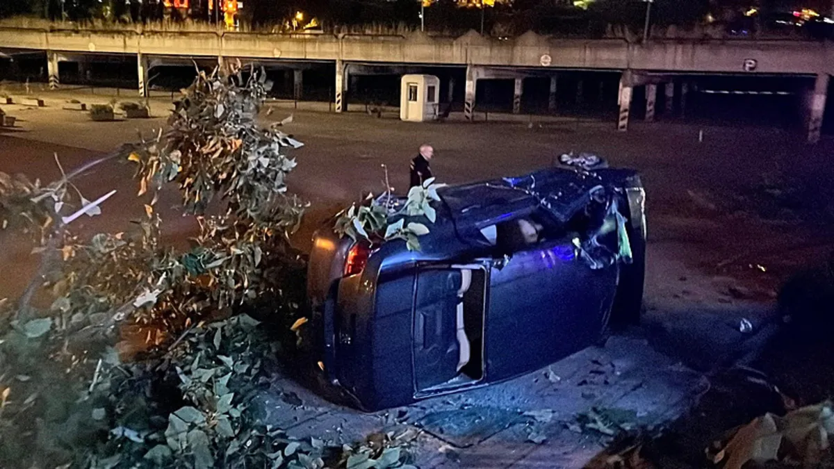 Bursa’da iki otomobil çarpıştı: 4 kişi yaralandı
