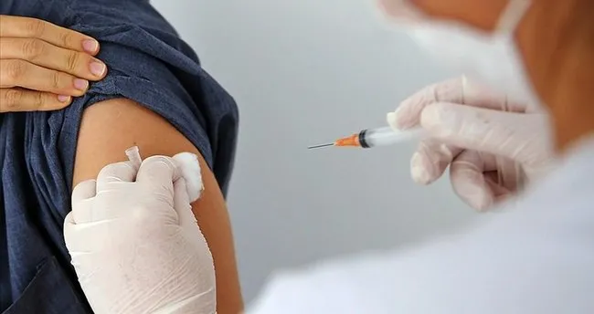 Koronavirüsle mücadele kapsamında uygulanan toplam aşı miktarı 31 milyon 52 bin 924'e ulaştı