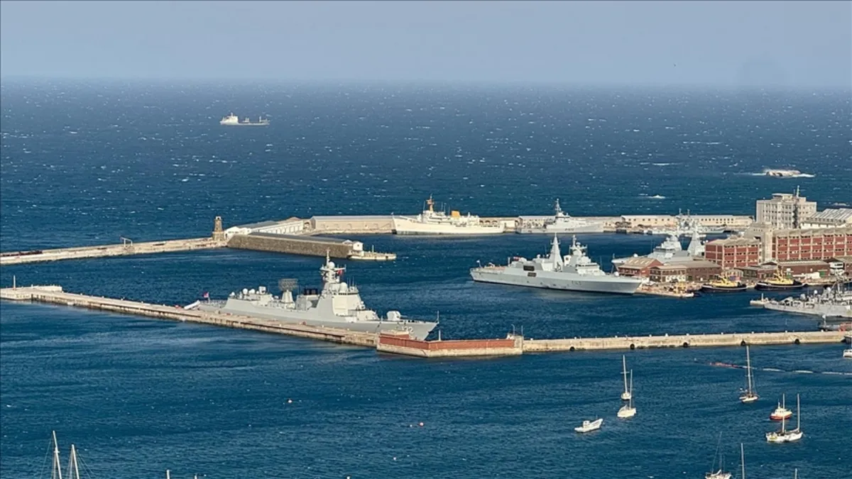 Çin, Rusya ve İran ortak deniz tatbikatı düzenleniyor Çin, Rusya ve İran ortak deniz tatbikatı düzenleniyor