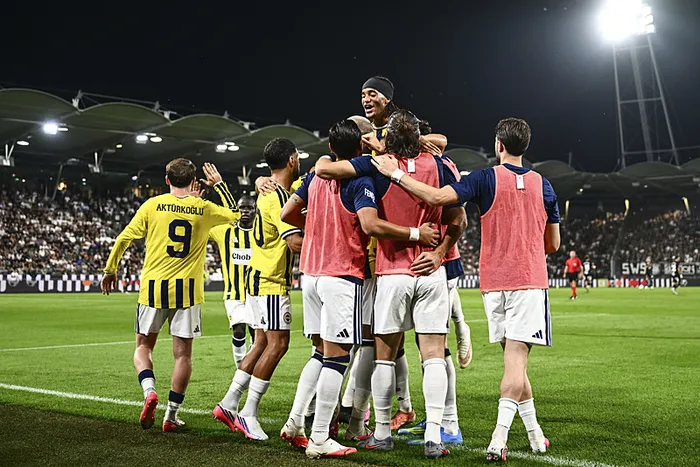 son-dakika-haberi-fenerbahce-uefa-sampiyonlar-liginde-sturm-grazi-devirdi-play-off-biletini-aldi-1786480094972.jpeg