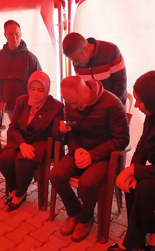 baskan-erdogandan-sehit-emre-altiokun-ailesine-taziye-telefonu-1763070946609.jpeg