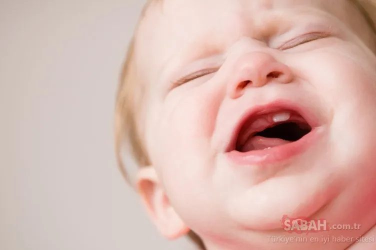 Bu belirtiler varsa korkmayın! Bebeğiniz diş çıkarıyor olabilir...