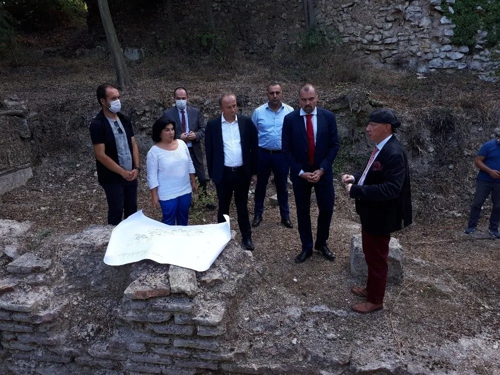 Polonya Büyükelçisi Kumoch, “Bathonea Antik Liman Yerleşimi” kazılarını ziyaret etti