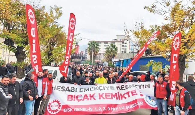 izmirde-25-bin-belediye-iscisi-is-birakti-konsere-var-isciye-yok-1736289125965.jpeg