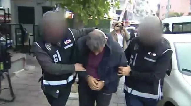 mitten-operasyon-firari-fetocu-mehmet-kamis-yakalandi-1700659574957.jpg MİT'ten operasyon: Firari FETÖ'cü Mehmet Kamış yakalandı!