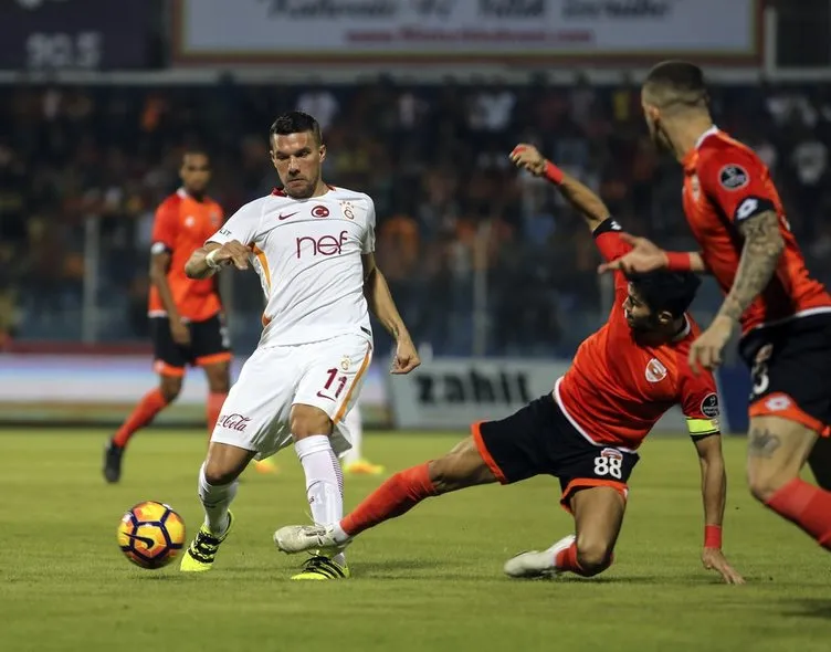 Adanaspor-Galatasaray maçından kareler