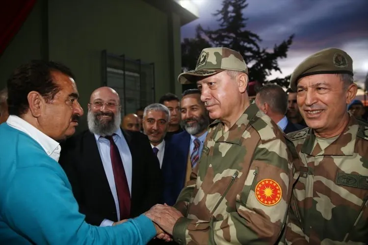 Cumhurbakanı ile beraber ünlü isimler sınıra akın etti