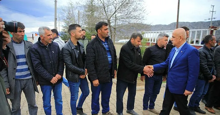 Bakan Kirişci, Ekinözü’nde vatandaşlarla bayramlaştı
