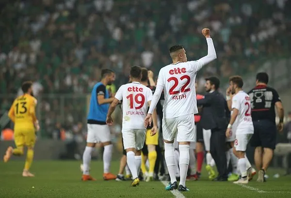 Erkan Zengin şov yaptı, Fatih Karagümrük 1. Lig'e yükseldi