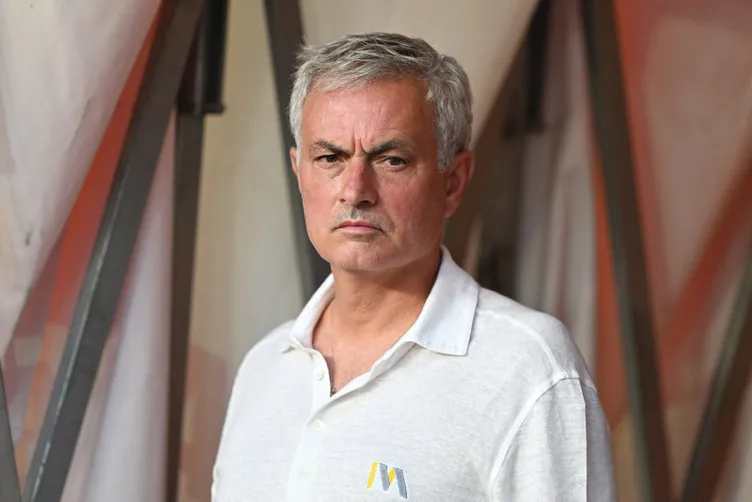 SON DAKİKA FENERBAHÇE HABERLERİ: Jose Mourinho’dan görülmemiş tepki! Antalyaspor maçında kimse bunu beklemiyordu: Bir anda ayağa kalktı ve…