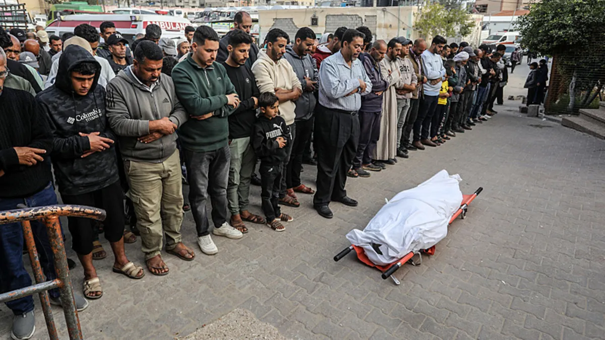 Katil İsrail ateşkes ihlalinde sınır tanımıyor: Gazze’de can kaybı 72 bin 551’e yükseldi