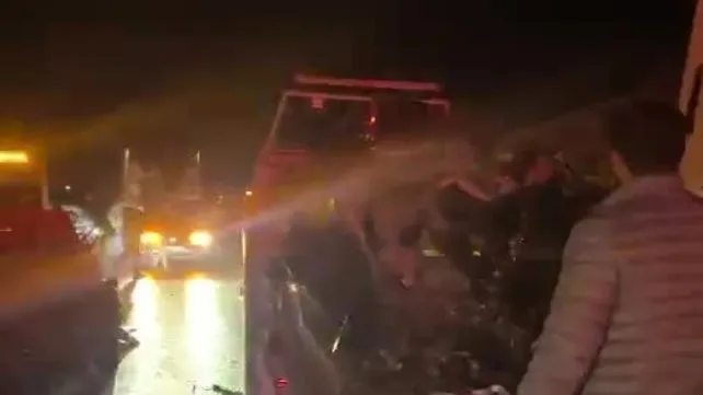 Nevşehir'de 14 aracın karıştığı zincirleme trafik kazası: 3'ü ağır 7 yaralı | VİDEOHABER