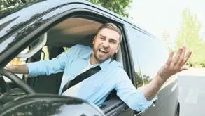 Yeni trafik raconu – YÜKSEL AYTUĞ Yeni trafik raconu – YÜKSEL AYTUĞ