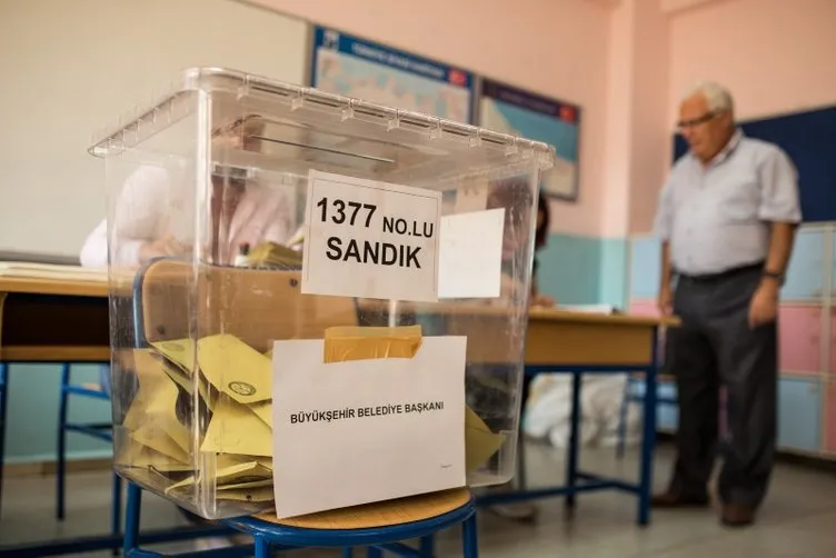 İstanbul seçimini yapıyor! Oy verme işlemleri başladı