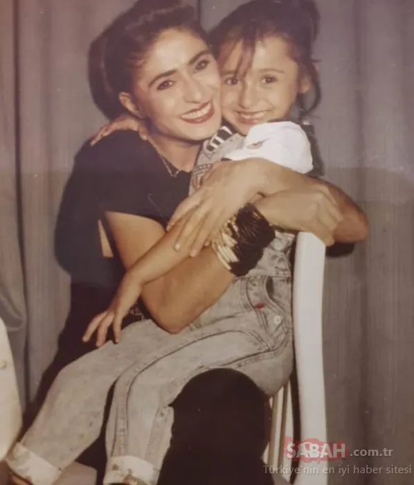 58 yaşındaki Yıldız Tilbe’nin anneanne olduğunu duyan inanamadı! Sır gibi sakladığı kızı hayran bıraktı! İşte gözlerden uzak tuttuğu kızı ve torunları...