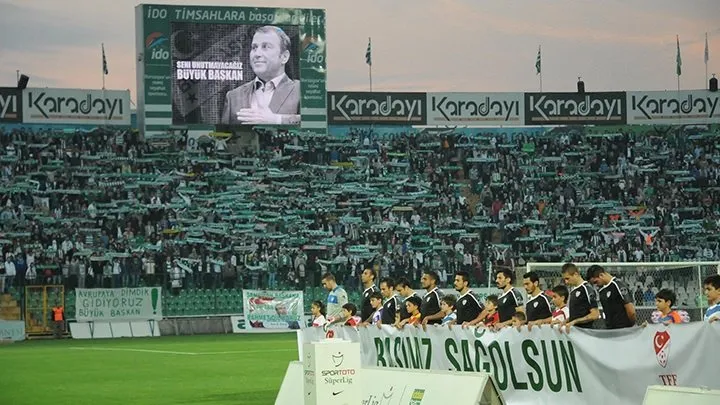 Bursaspor: Bir kupa, bir vefat ve koca bir kaos...