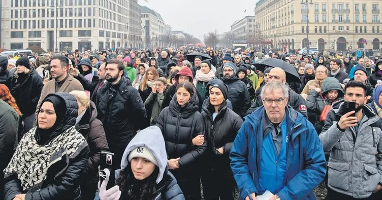 Berlin’de anma mitingi düzenlendi