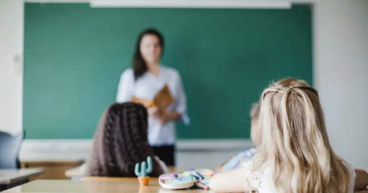 Öğretmen maaşları ne kadar olacak, yüzde kaç zam gelecek? Ocak ayı öğretmen ve uzman öğretmen zamlı maaşı