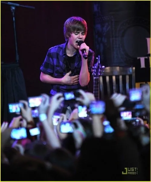 Justin Bieber kimdir?