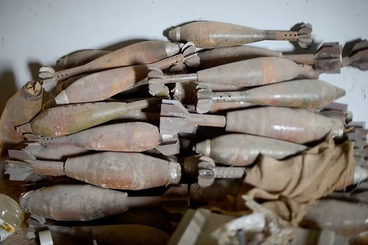 Son Dakika Haberi: Afrin’den çarpıcı görüntüler... ÖSO teröristlerin bırakıp kaçtığı cephaneliği buldu