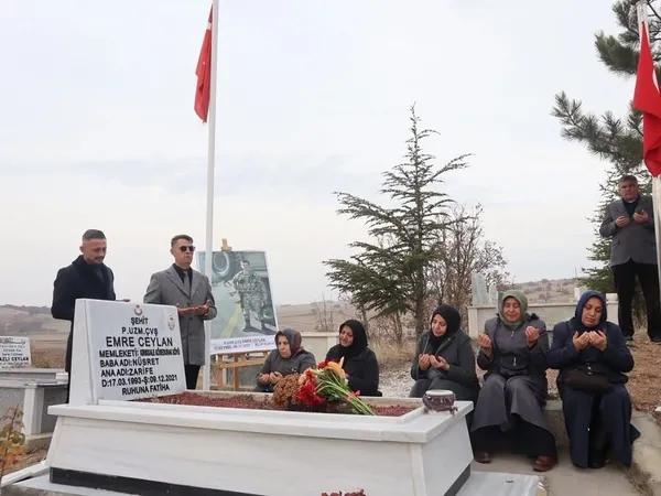 sehit-emre-ceylan-sahadetinin-4-yilinda-dualarla-anildi-1765291032312.jpg