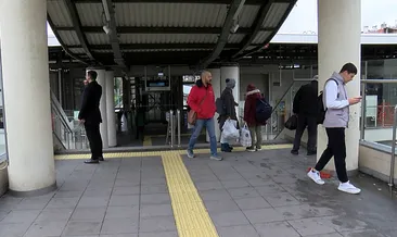 Marmaray’da raylara düşen kişiyi itfaiye kurtardı