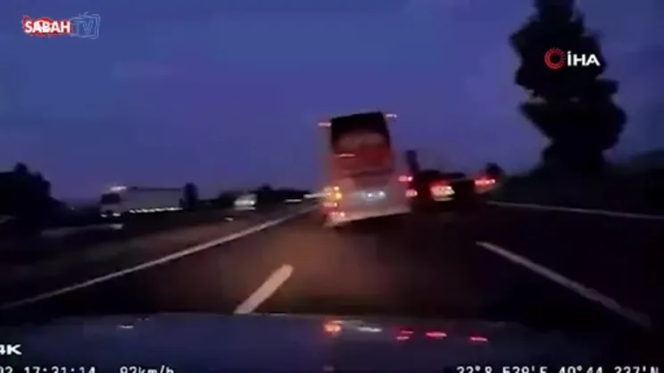 Aniden şerit değişti: Kazaya neden oldu!