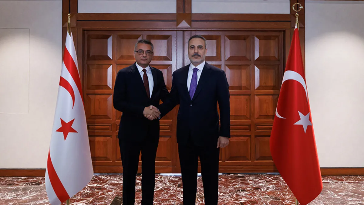 Bakan Fidan, KKTC Cumhurbaşkanı Erhürman ile görüştü Bakan Fidan, KKTC Cumhurbaşkanı Erhürman ile görüştü