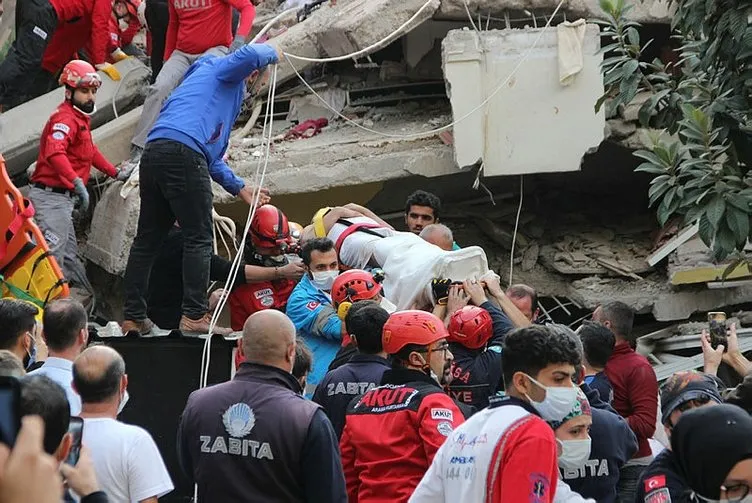 İzmir depreminde kurtarma çalışmaları sürüyor