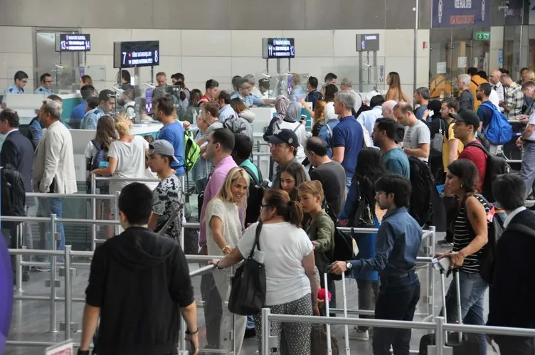 Atatürk Havalimanı’nda yoğunluk
