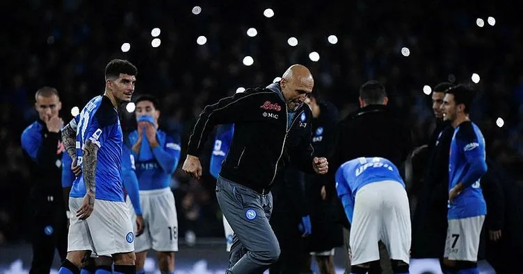 Lider Napoli, Atalanta’yı ikinci yarıda bulduğu gollerle yendi