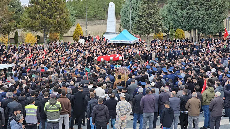Şehit Hava Uçak Bakım Astsubay Üstçavuş Burak İbbiği'nin cenazesi, Çorum'da toprağa verildi